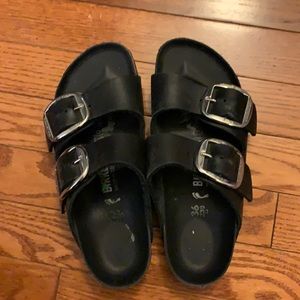 Black Birkenstock’s